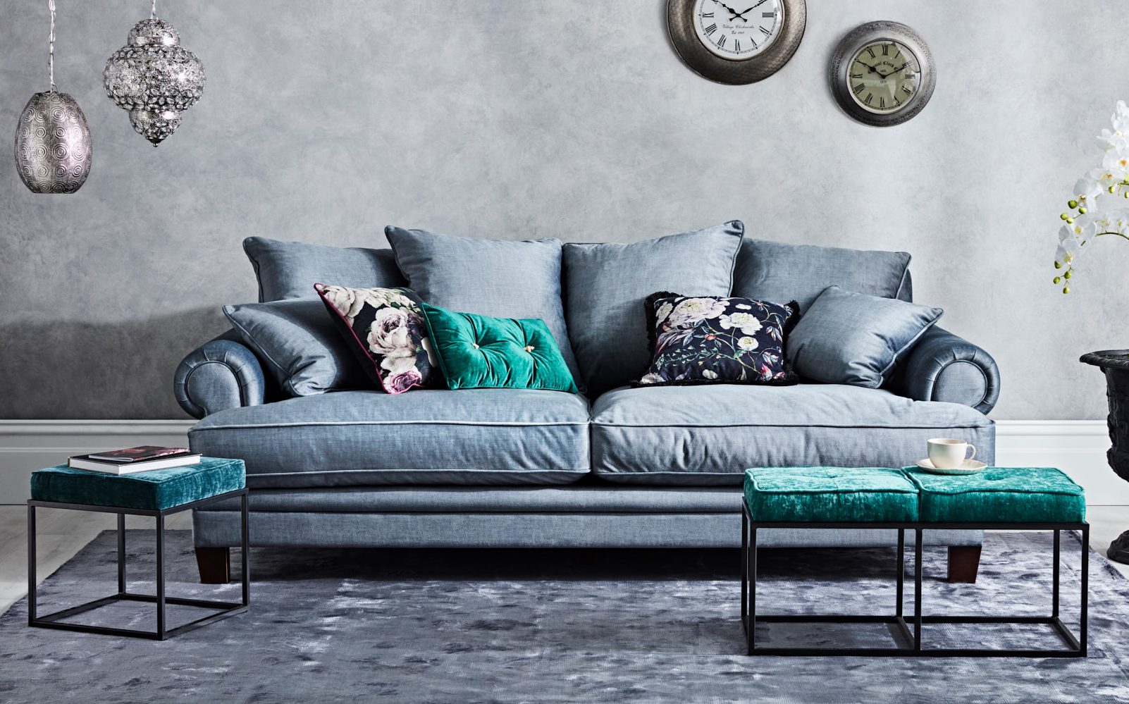 We're Crushing on Velvet Furniture Early Settler's Home Life